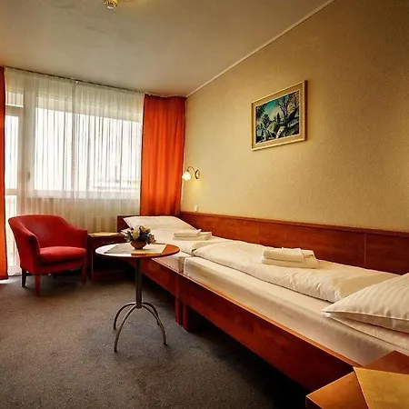 Kupelny Rubin Дудинце